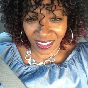 Meet your Posher, Rhonda